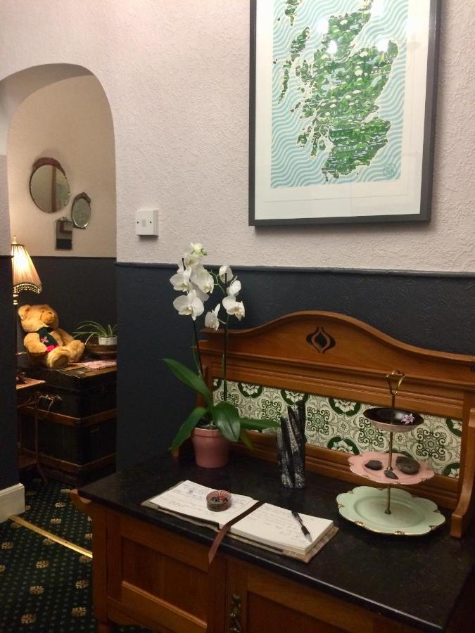 Leven House Bed And Breakfast ครีฟ ภายนอก รูปภาพ