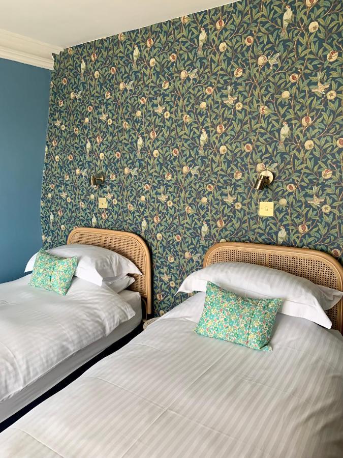 Leven House Bed And Breakfast ครีฟ ภายนอก รูปภาพ