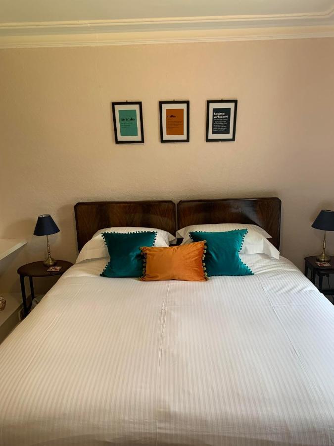 Leven House Bed And Breakfast ครีฟ ภายนอก รูปภาพ