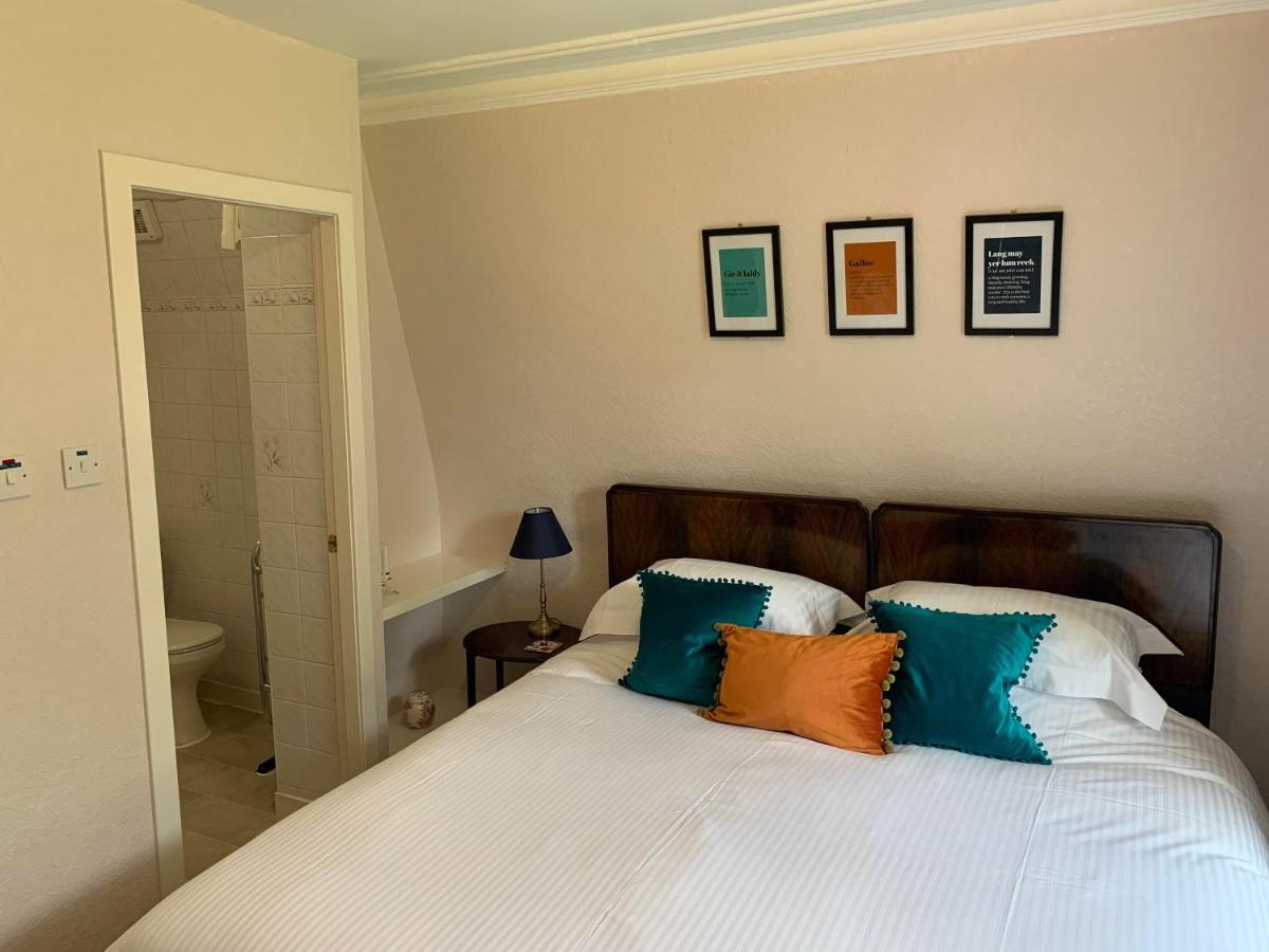 Leven House Bed And Breakfast ครีฟ ภายนอก รูปภาพ